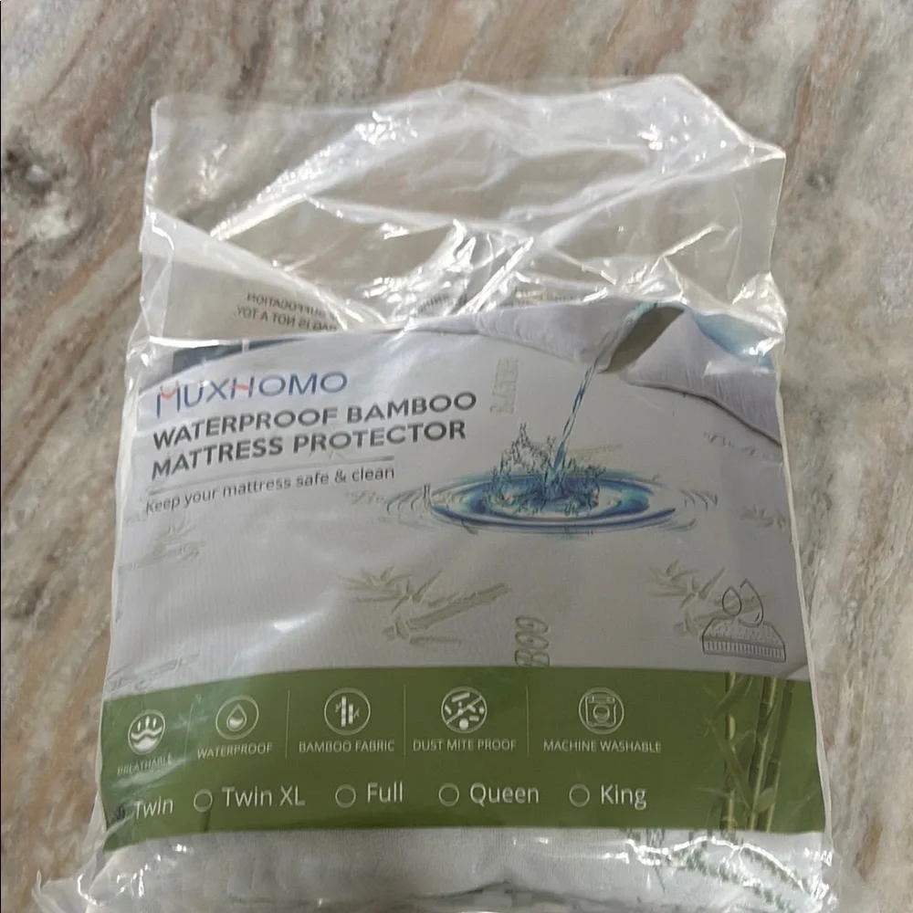 Waterproof Bamboo Mattress Protector - White